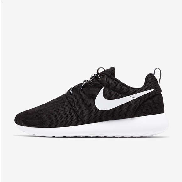 NIKE WOMENS ROSHE RUN - Picture 1 of 5